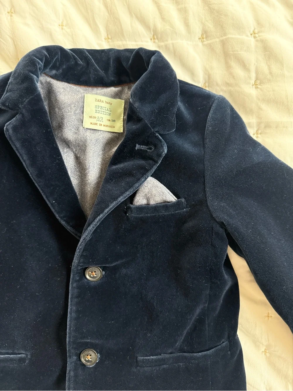 Zara elegant dark